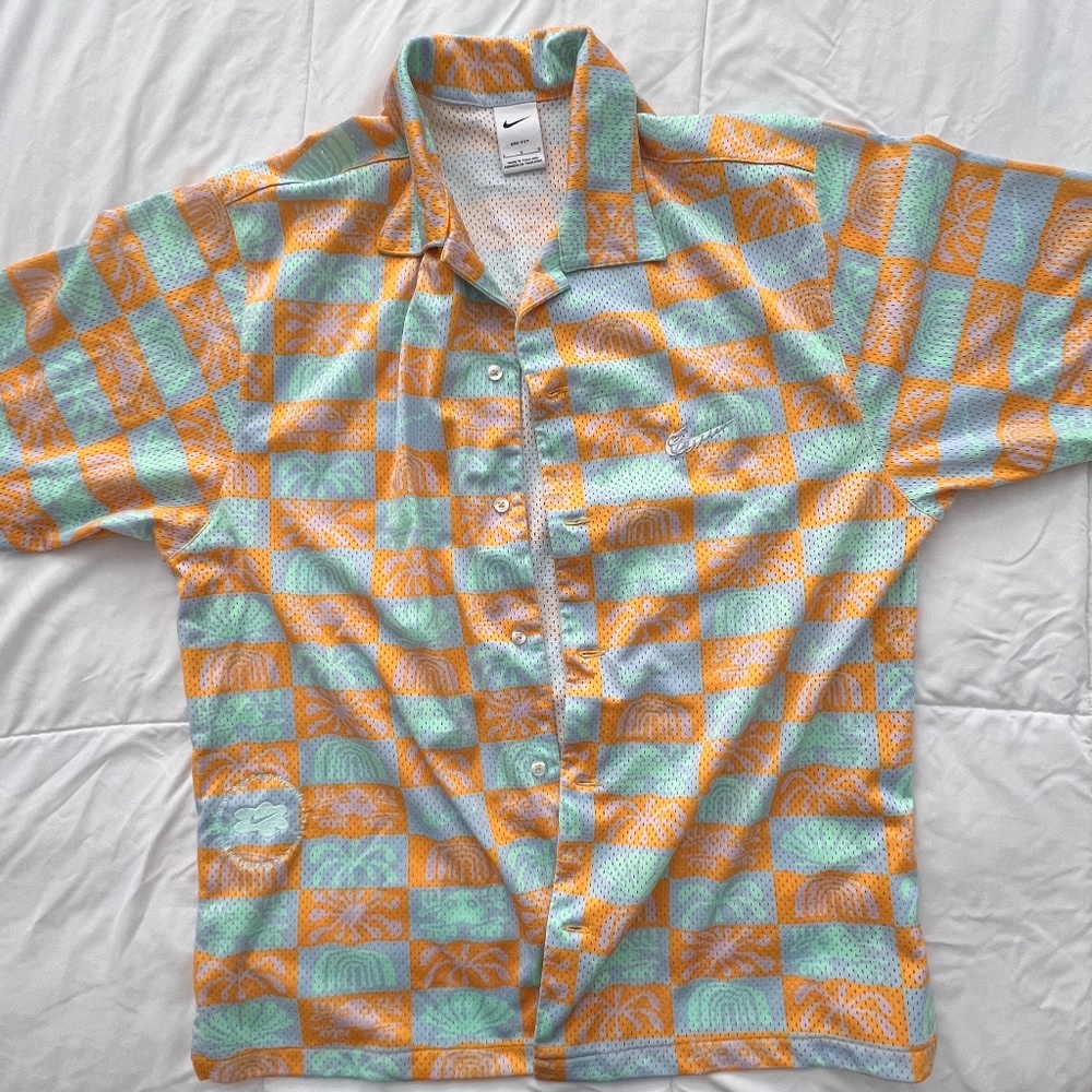 Fun graphic Nike Spring collared button up